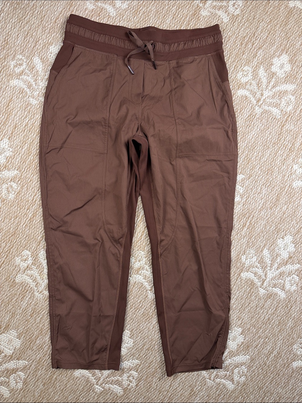 NWOT Lululemon dance studio mid rise cropped pants